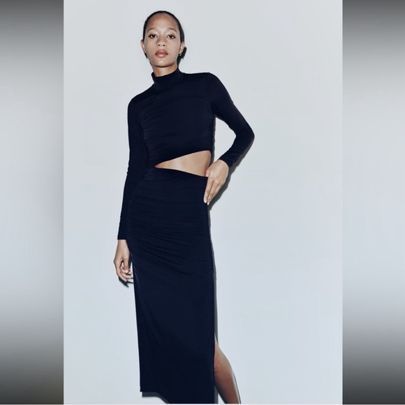 virtual dress fitting Fitting Room - Instantly add photo-based virtual try-on to your product  pages main image 1